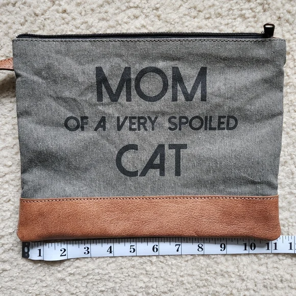 NWOT Cat Mom Wristlet - Picture 4 of 5